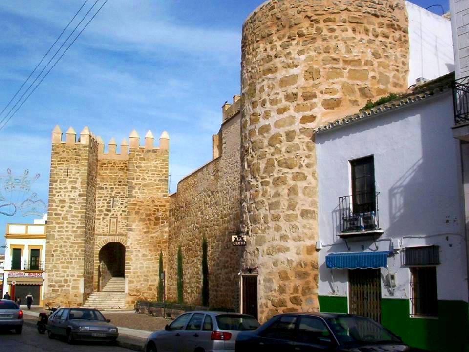 El Arco de la Rosa, un emblema de los Ponce de León en Marchena.