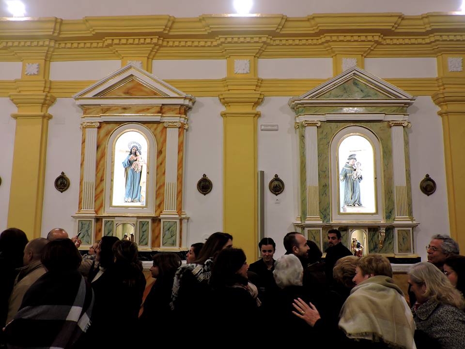 Retablos laterales de San José y San Antonio de Padua.